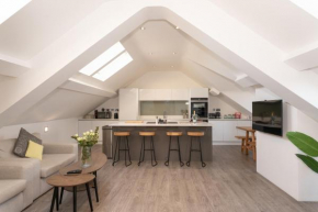 Larkrise - 3 Bed Penthouse-sleeps 6-TJSLR